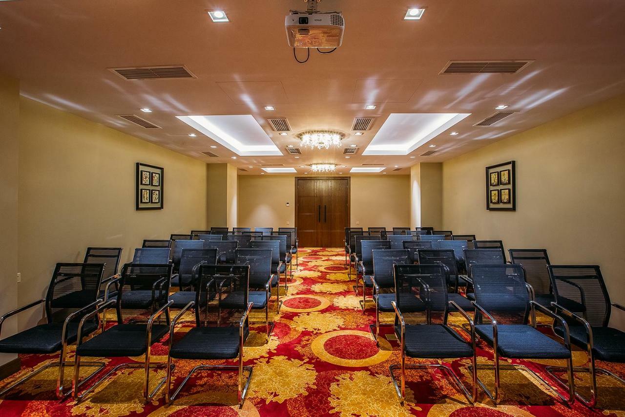 Reikartz Horizont Tbilisi Otel Dış mekan fotoğraf