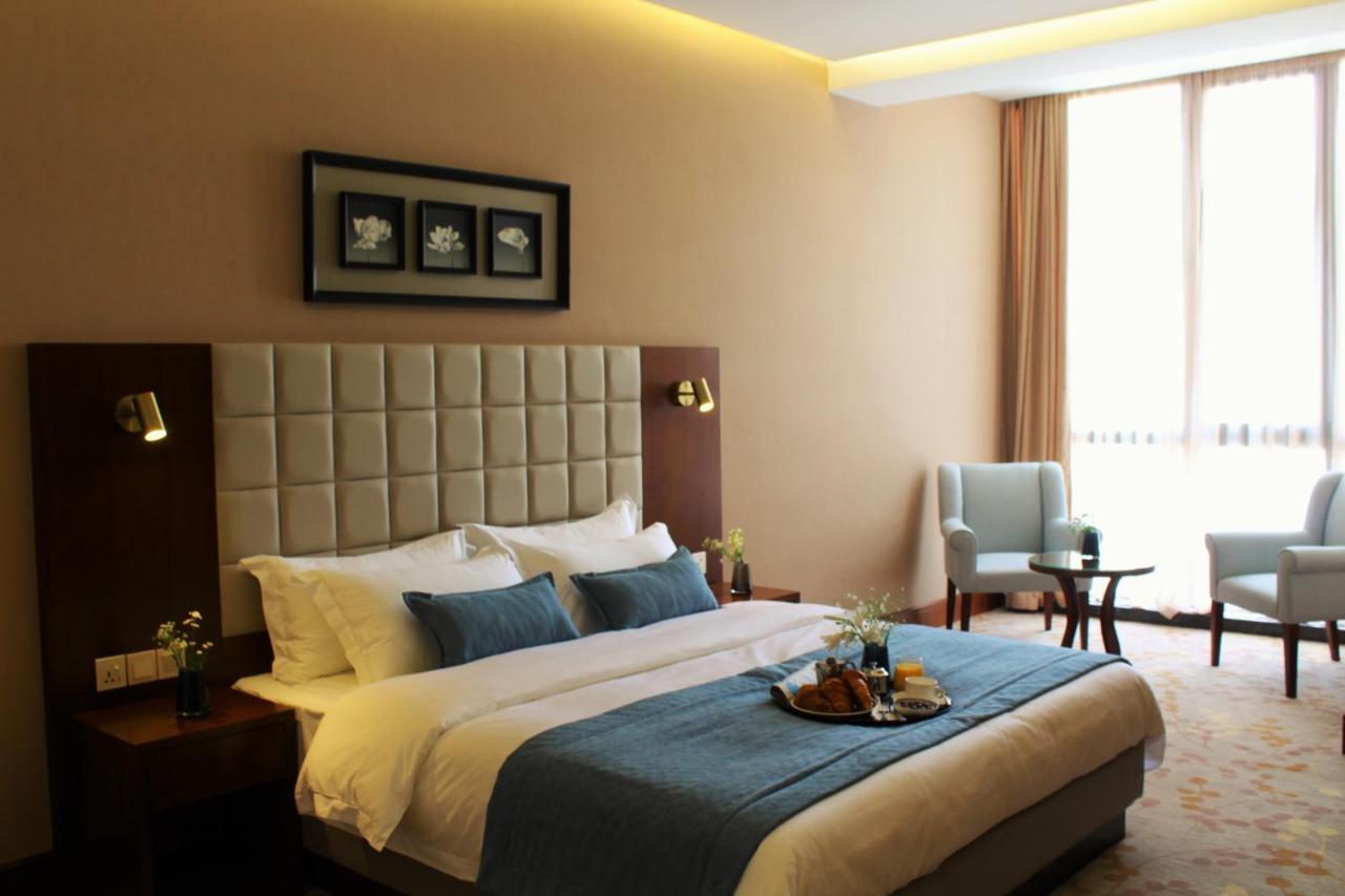 Reikartz Horizont Tbilisi Otel Dış mekan fotoğraf